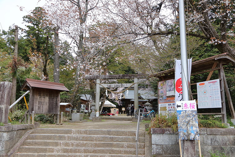 櫻川磯部稲村神社の正面