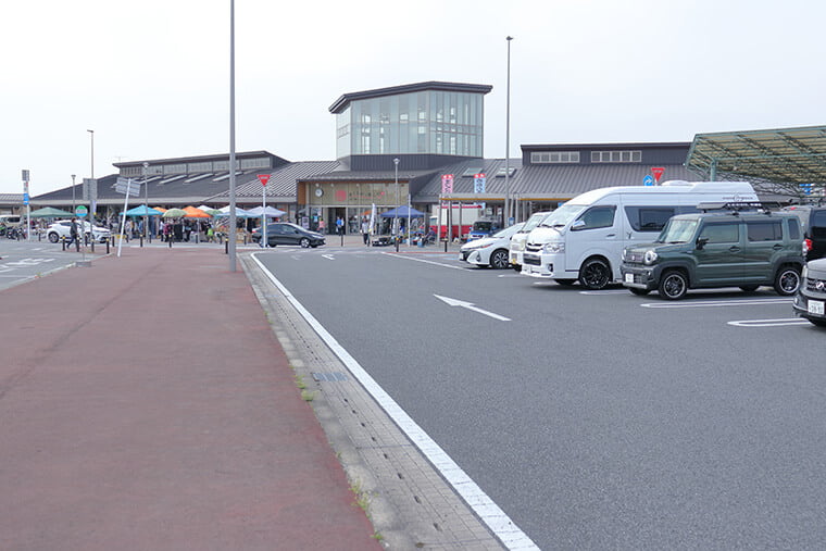 道の駅まくらがの里こがの駐車場