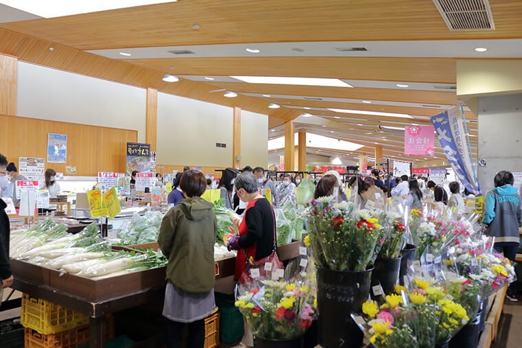 古河マルシェ「まくらが」の店内風景
