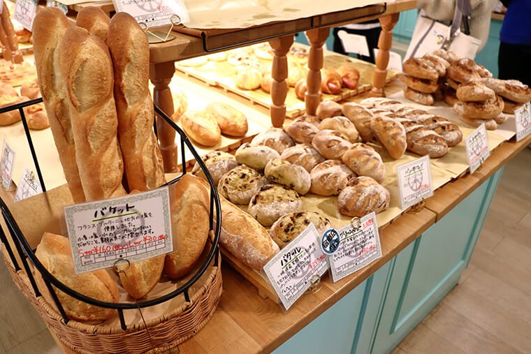 ペニーレイン宿郷店のパン