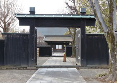 縁切寺満徳寺資料館の縁切り門