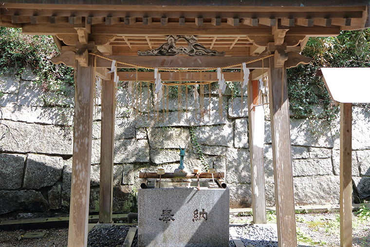 泉神社の手水舎