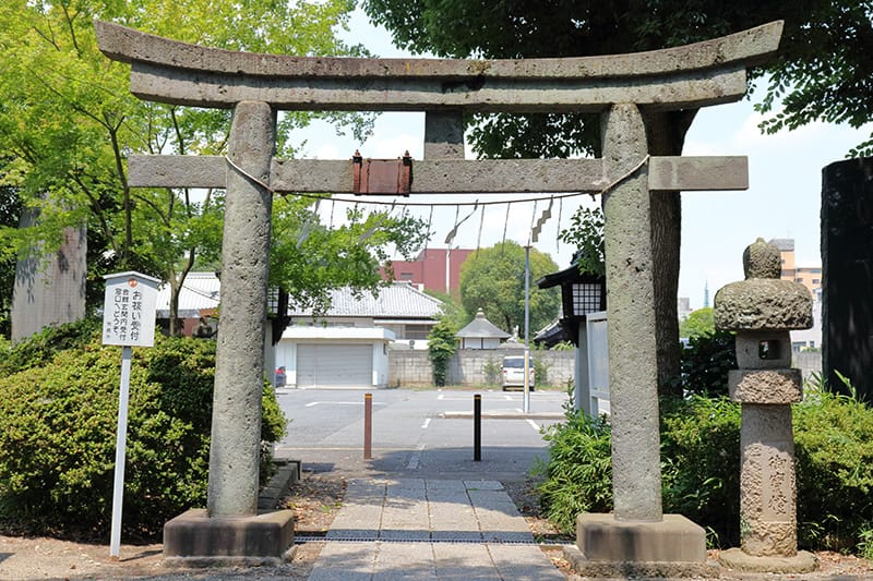 石鳥居の石鳥居