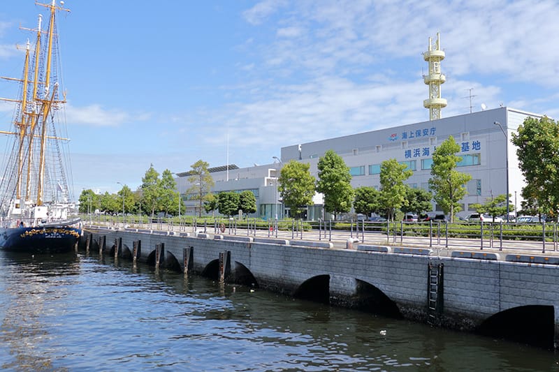 横浜海上防災基地の建物