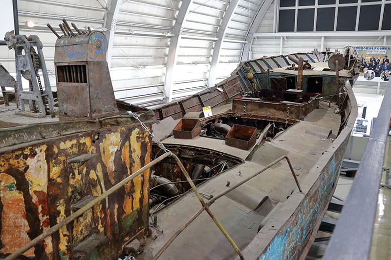 北朝鮮の不審船の甲板部