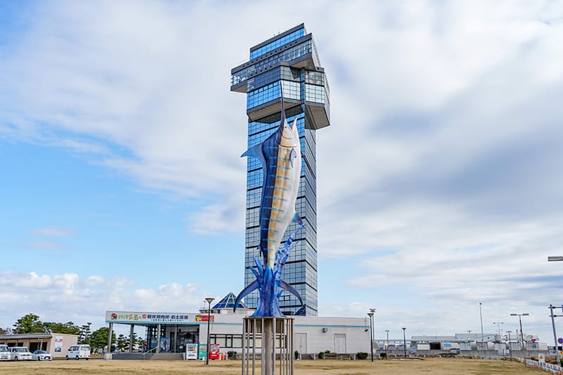 大洗マリンタワーのカジキモニュメント