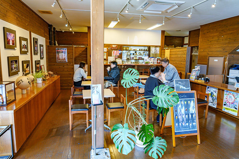 太平記館のカフェスペース